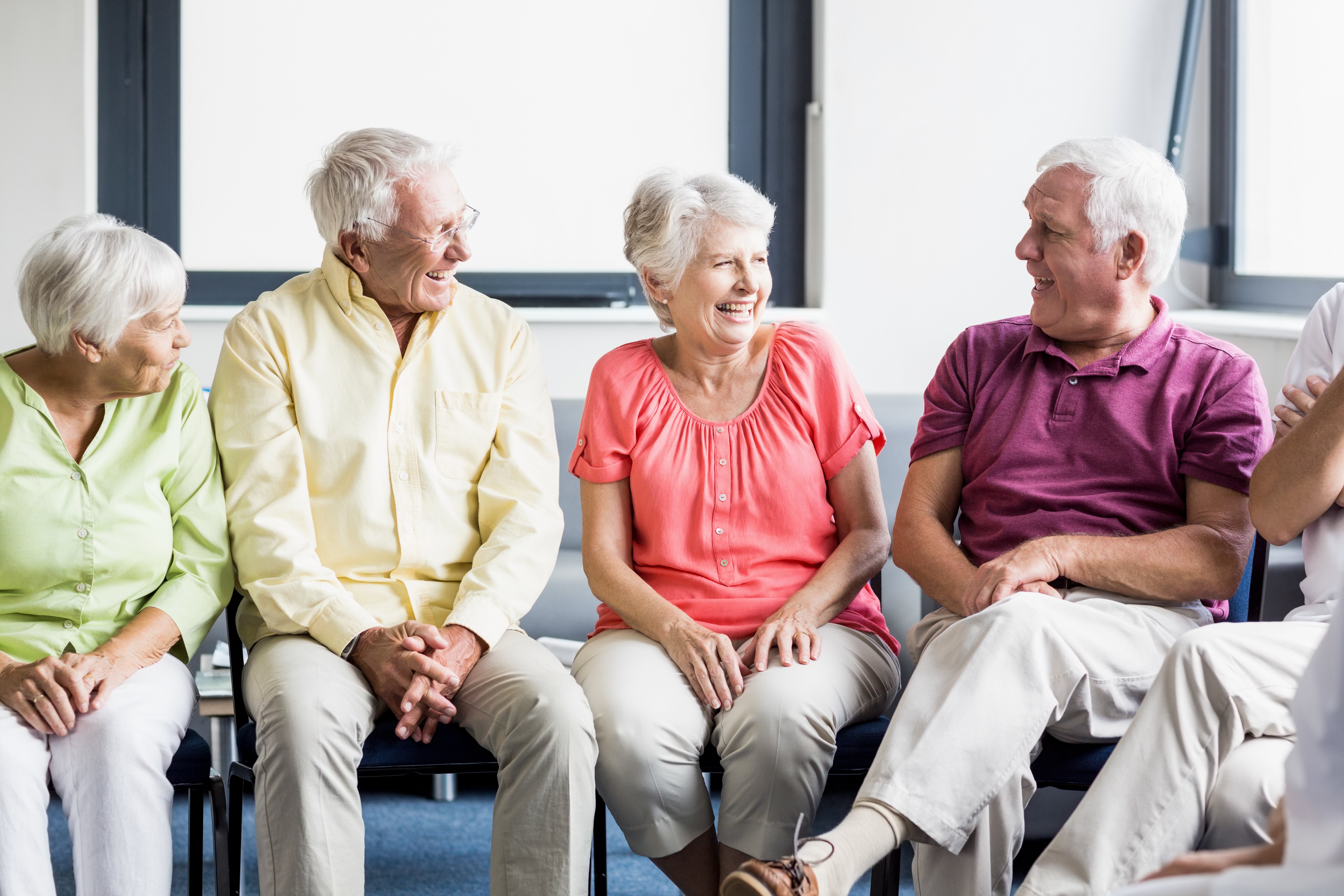 seniors-talking-each-other